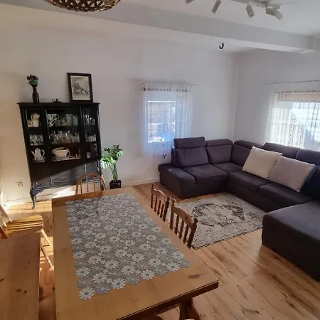 בקתה Koronkowa W Beskidach איסטבנה